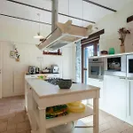 6 Bedroom Beautiful In Casa vacanze *