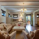 6 Bedroom Beautiful In Feriehus *