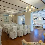 6 Bedroom Beautiful In * Treia