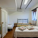 6 Bedroom Beautiful In * Treia