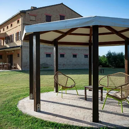 Holiday home 6 Bedroom Awesome In Treia