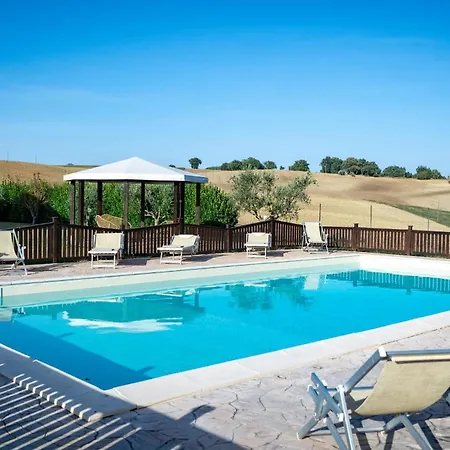 6 Bedroom Beautiful In Treia Treia