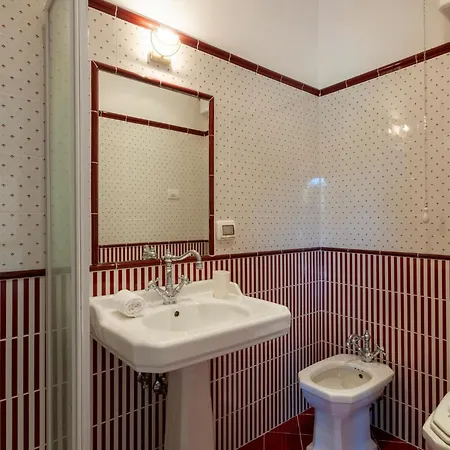 6 Bedroom Beautiful In Treia Ferienhaus *