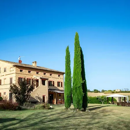 6 Bedroom Beautiful In Treia