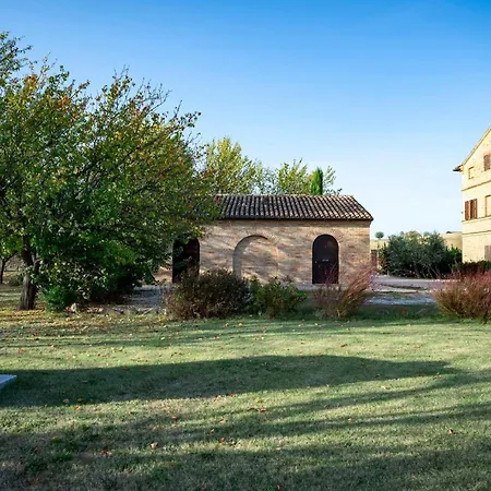 Holiday home 6 Bedroom Awesome In Treia
